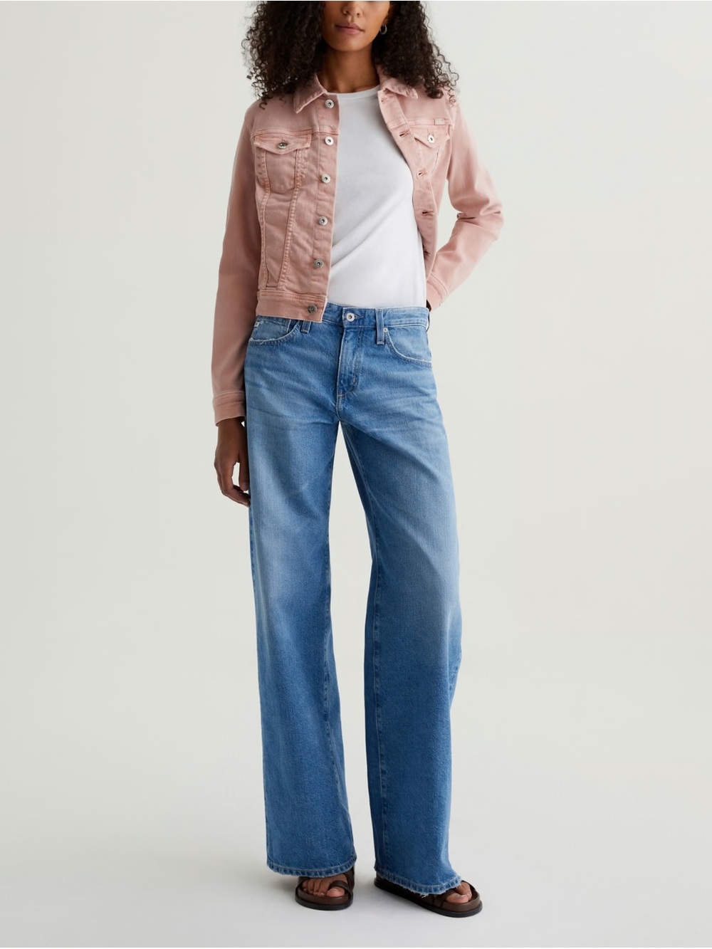 AG Adriano Goldschmied Adria Low Rise Wide Leg Baggy Jeans in Flashback. Size 26